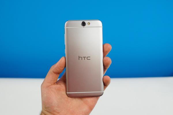 HTC抄iPhone是因?yàn)槿痹O(shè)計(jì)人才？