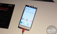 LG V10 月初開售 雙屏設計成最大亮點