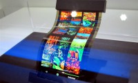 全球首款柔性O(shè)LED手機面世，5年內(nèi)OLED可以替代LCD？