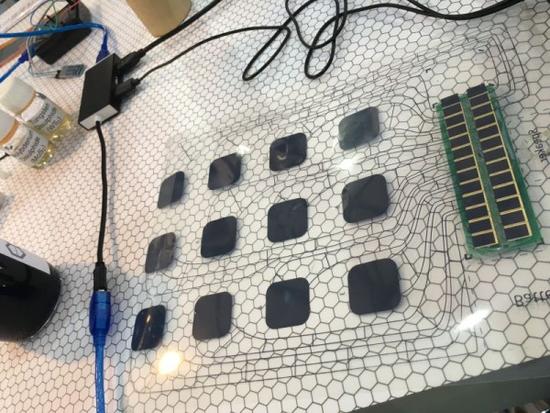 下一代石墨烯電池:手機(jī)五分鐘充滿電量