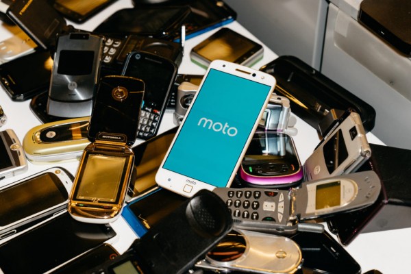Moto Z幕后故事:聯(lián)想很瘋狂 用搭積木的方式造手機