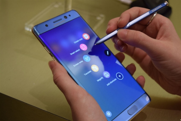Note 7爆炸門(mén)發(fā)酵：印度、美國(guó)也“禁飛”
