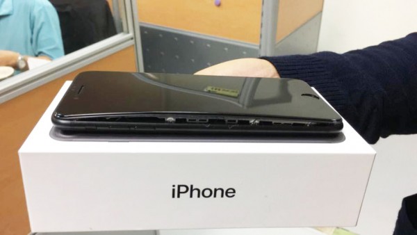 首例:iPhone 7 Plus電池鼓包 鋰電來自惠州德賽