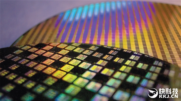 Intel眼紅:臺積電明年二季度試產(chǎn)7nm