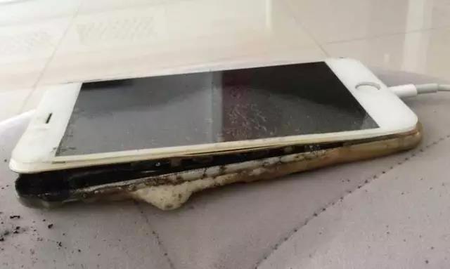 蘋果回應(yīng)iPhone自燃:明顯是受過外部物理損壞導(dǎo)致