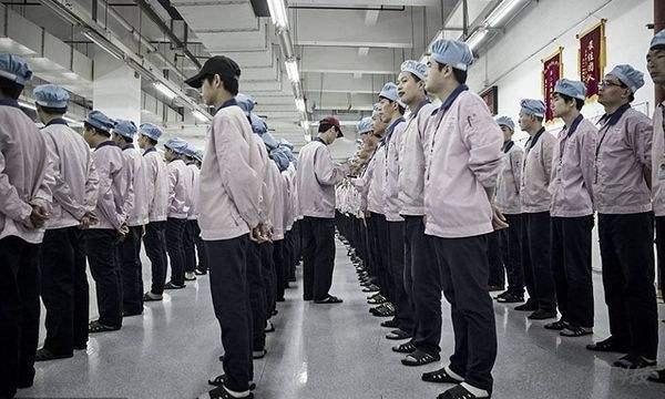 紐約畢業(yè)生臥底中國代工廠 揭秘iPhone生產(chǎn)工人生活
