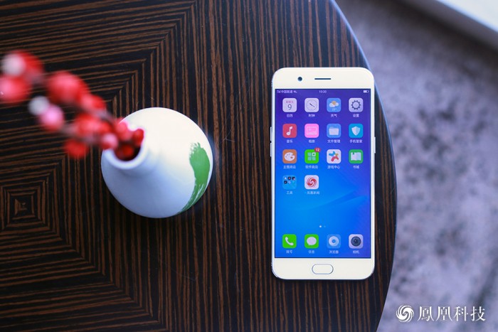OPPO R11發(fā)布：售價(jià)2999元 半個(gè)娛樂(lè)圈的明星都來(lái)了