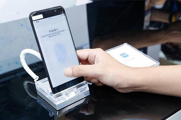 vivo Xplay7曝光:屏下指紋+五攝像頭