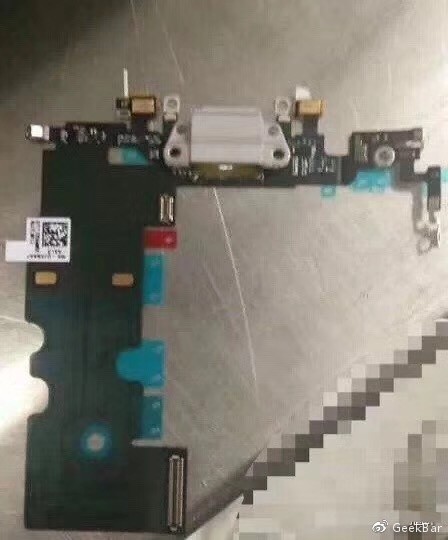 顯示行業(yè)最大驚喜,iPhone8 顯示模組爆光
