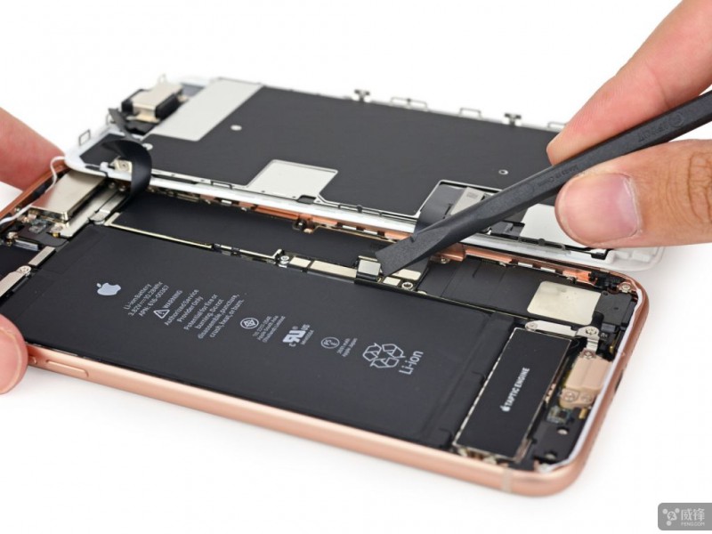 iPhone 8 Plus零部件拆解圖