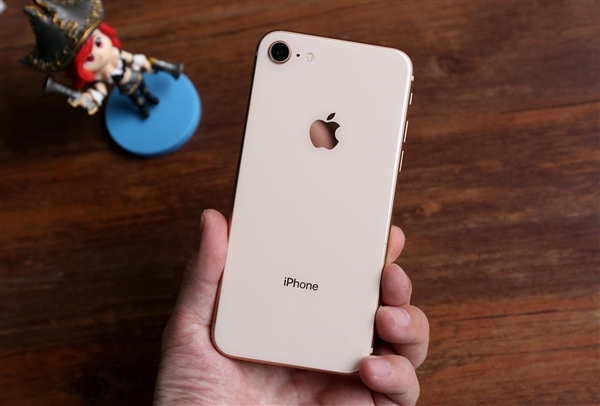 安兔兔10月手機(jī)性能榜TOP10:iPhone 8P第一 最強(qiáng)安卓手機(jī)是它