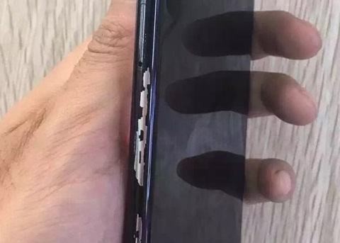 iPhone X掉漆愈演愈烈？手機(jī)變成刮刮樂(lè)