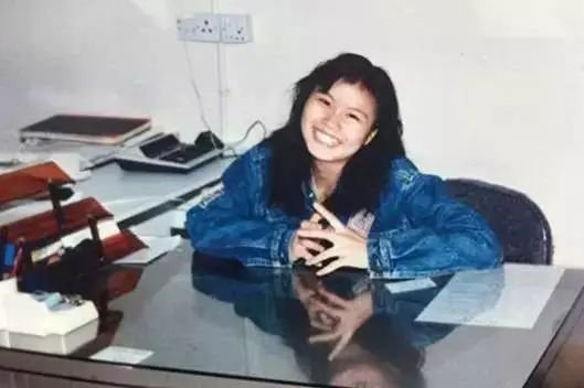 “她的工廠一旦停工，全球手機都得斷貨”，她是中國女首富，身價 500 億！