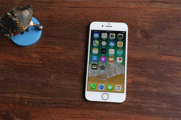 牛！iPhone 8 Plus斬獲天貓雙12旗艦單品銷量第一