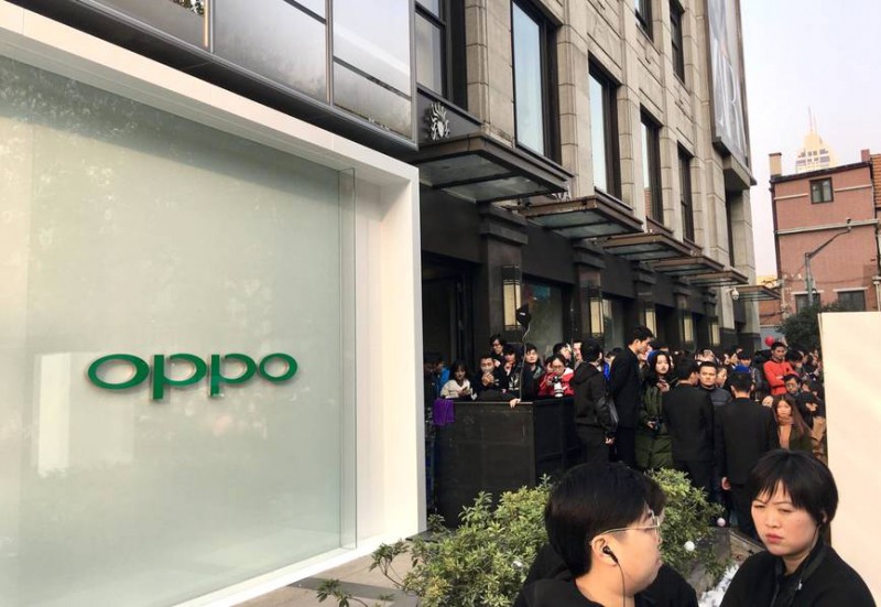 OPPO首家超級旗艦店上海開業(yè) 2017年手機(jī)出貨有望破億