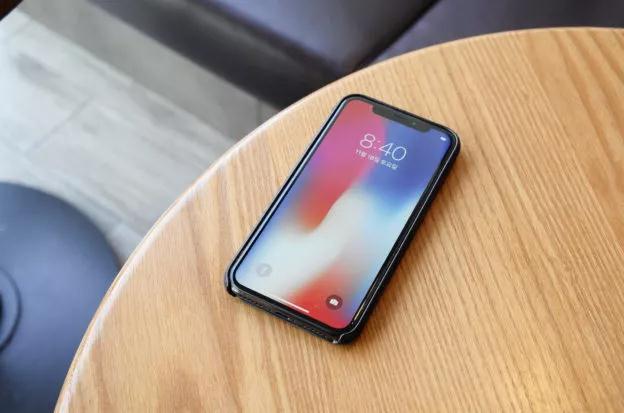 OLED 大爆發(fā)，掀起高階手機(jī)新戰(zhàn)局