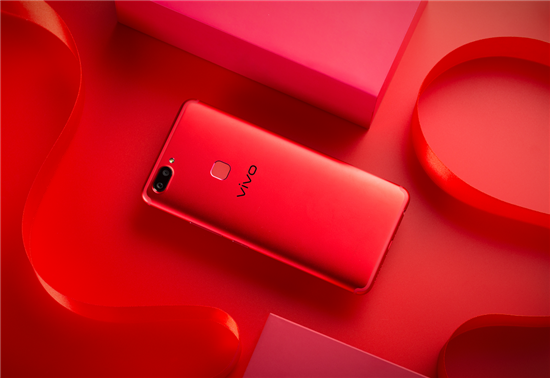 8個(gè)月匠心打磨，成就不一樣紅的vivo X20星耀紅