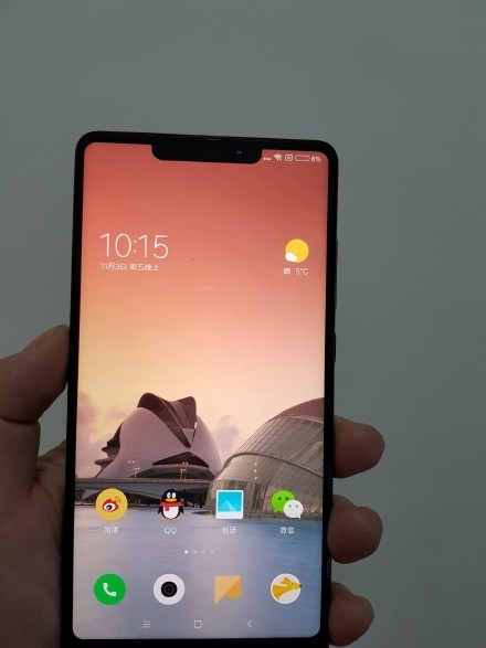 神似iPhone X 小米全面屏新機(jī)外形偷跑:也有劉海