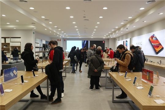國產(chǎn)手機搶灘海外高端市場