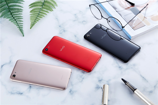 vivo Y81s首發(fā)圖賞：全屏視野暢玩不停，引領(lǐng)千元機(jī)新潮流