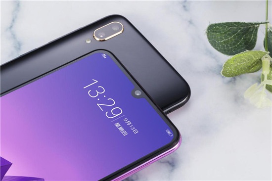 vivo Y97真機(jī)圖賞：最具性價(jià)比的水滴屏新機(jī)