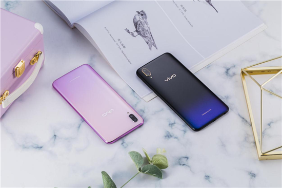 vivo Y97真機(jī)圖賞：最具性價(jià)比的水滴屏新機(jī)