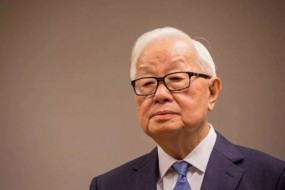 一美元改寫命運軌道：他，56歲創(chuàng)業(yè) 打造全球最大芯片代工廠