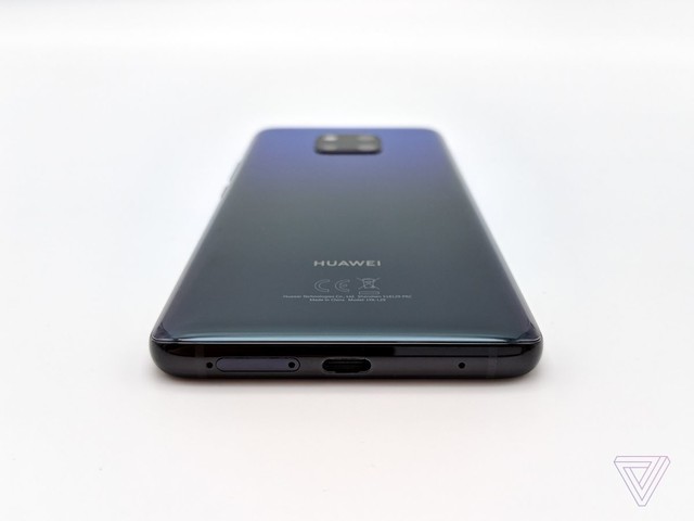 華為Mate20系列上手 “浴霸”鏡頭欲罷不能