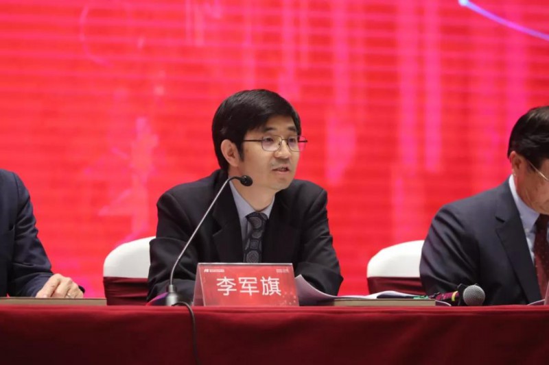 工業(yè)富聯(lián)新董事會(huì)成員集體亮相 戰(zhàn)略轉(zhuǎn)型升級(jí)匯聚強(qiáng)勁動(dòng)能