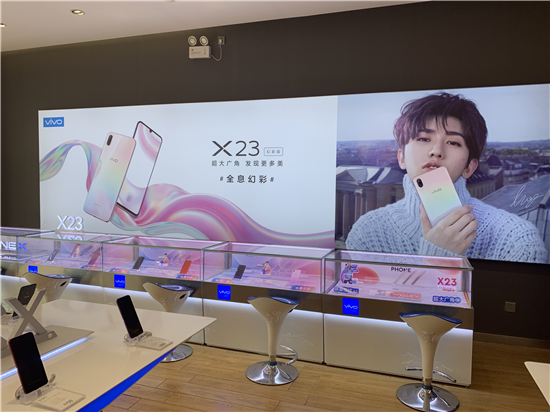 vivo X23幻彩版發(fā)售在即，代言人蔡徐坤刷屏全城