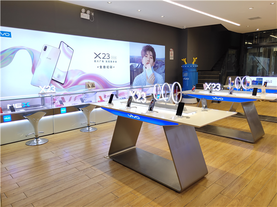 vivo X23幻彩版發(fā)售在即，代言人蔡徐坤刷屏全城
