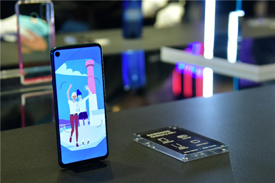 洞見未來 全屏實(shí)力 三星Galaxy A8s中國正式發(fā)布