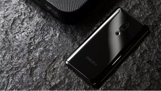 手機(jī)無(wú)孔化趨勢(shì)爆發(fā)：魅族zero與vivo APEX 2019對(duì)比