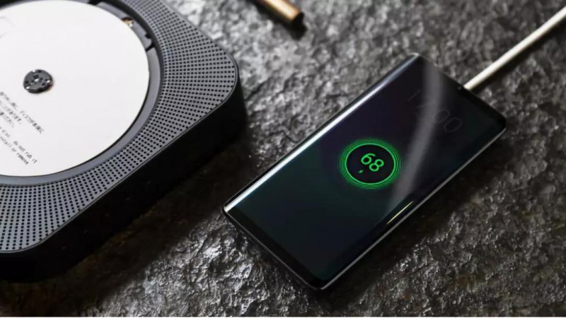 手機(jī)無(wú)孔化趨勢(shì)爆發(fā)：魅族zero與vivo APEX 2019對(duì)比