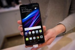 研究機構：去年全球智能手機出貨14.98億部 同比減少6050萬(wàn)部