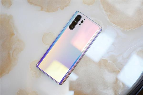 華為P30系列國(guó)行4月11日亮相:全球首批備貨超600萬臺(tái)!