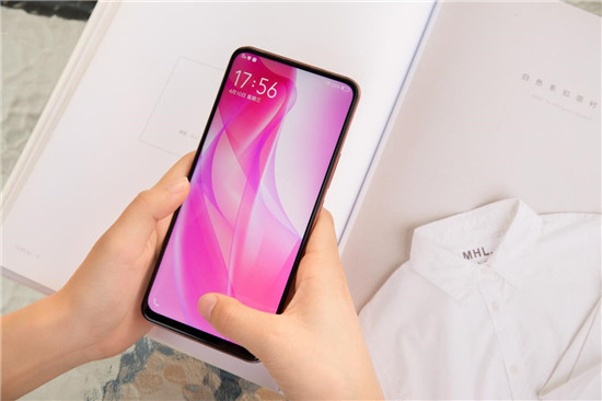 潮美外觀+全新拍照體驗！vivo S1寵愛粉照亮你的美