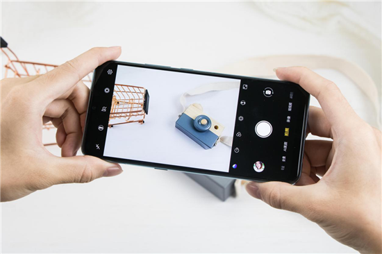 vivo Y7s拍照實(shí)測：玩轉(zhuǎn)全場景，打造獨(dú)一無二的儀式感