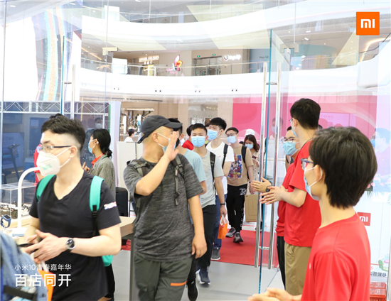 五一小長(cháng)假喜迎消費復蘇，360萬(wàn)客流光顧小米之家